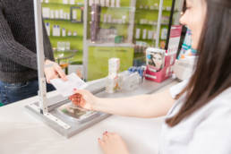 Foto von einer Apotheke und deren Mitarbeiter in Jena