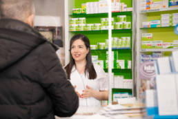 Foto von einer Apotheke und deren Mitarbeiter in Jena