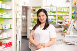 Foto von einer Apotheke und deren Mitarbeiter in Jena