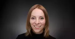 Portrait von einer Frau im Studio, in Jena